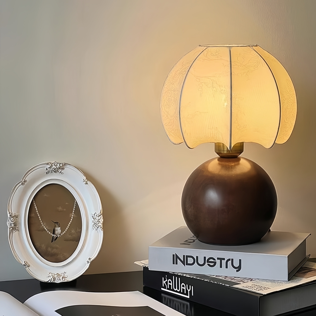 Vintage floral table lamp, med - Home Decor Fabric 评论和价格